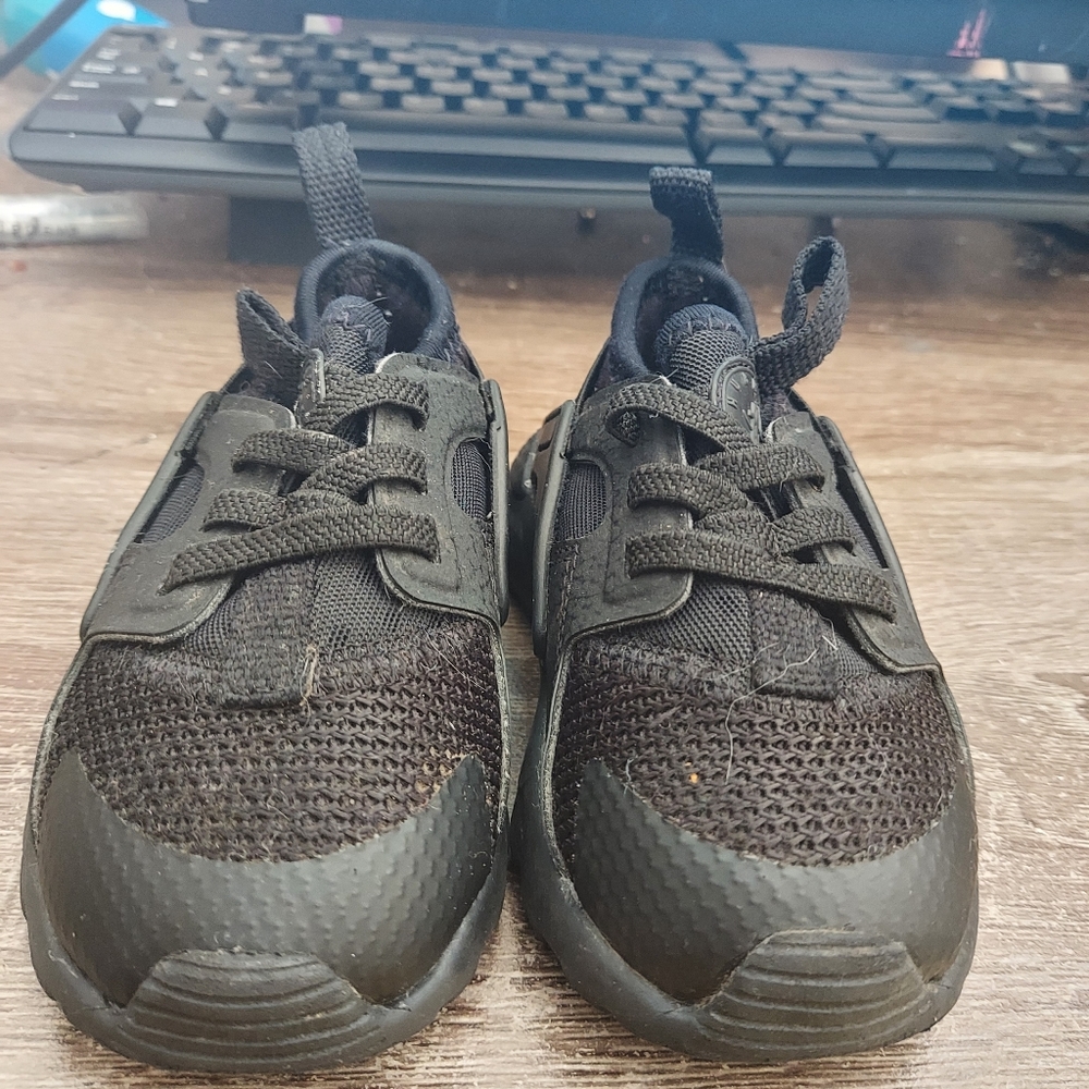 Nike Huarache shoes toddler 6c black
